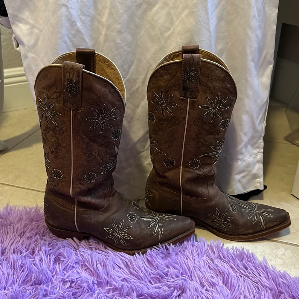Woman’s cowboys boots